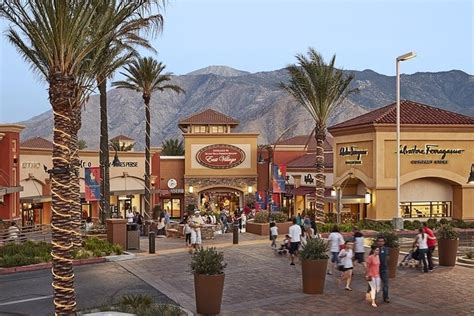 desert hills premium outlets gucci prices|gucci cabazon sale.